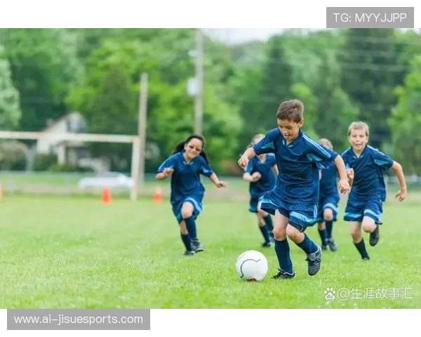 英国球星亲临乡村足球场助力青少年发展点燃热情